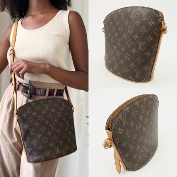 Louis Vuitton Handbags - ⭐🔥AUTHENTIC🔥⭐Louis Vuitton Cross Body Shoulder Bag